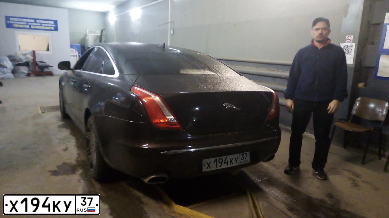 Фото автомобиля JAGUAR XJ-SERIE, 2010 — госномер М007АВ71. Цвет: Коричневый