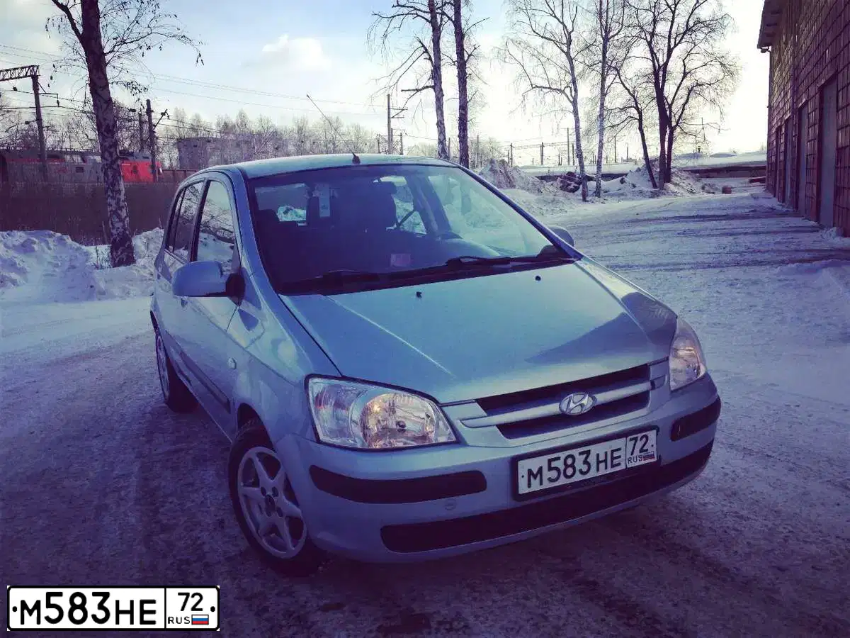 Фото автомобиля HYUNDAI GETZ, 2004 — госномер Х374СХ55. Цвет: СВЕТЛО-ГОЛУБОЙ