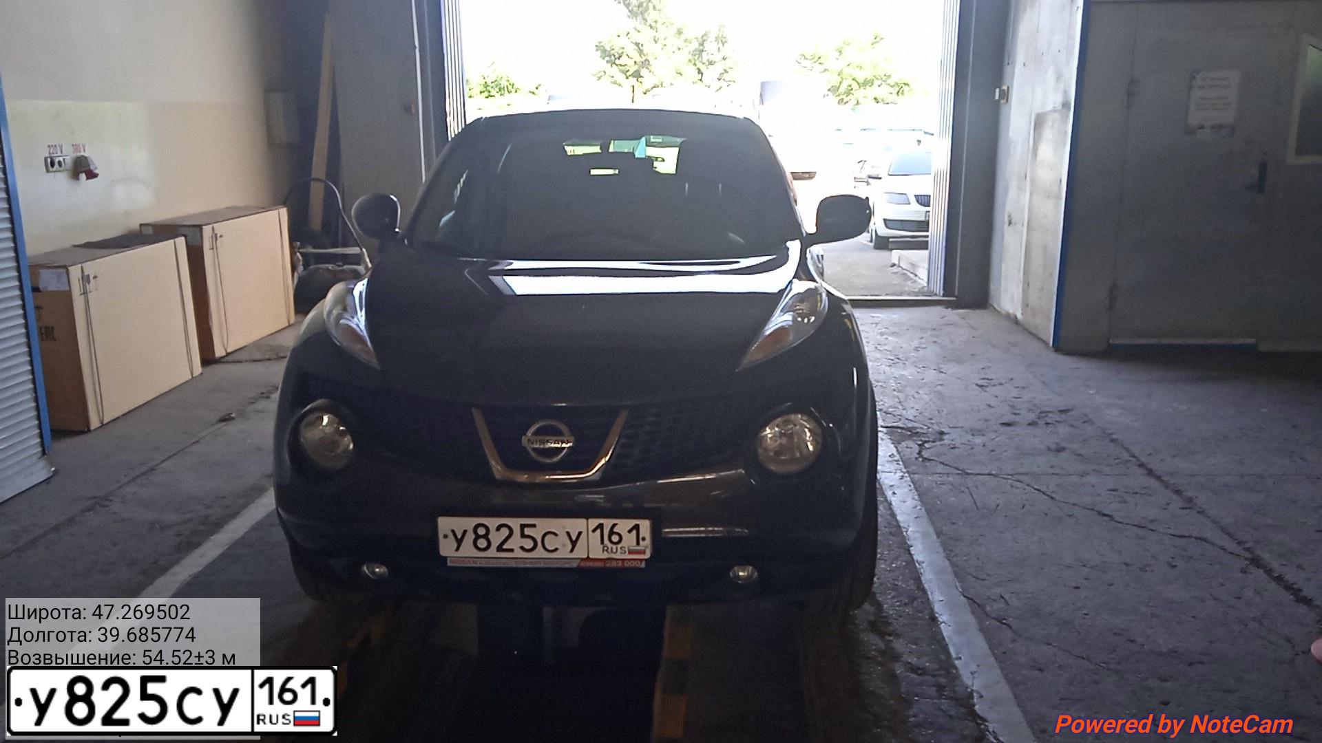Фото автомобиля NISSAN JUKE, 2012 — госномер У825СУ161. Цвет: ТЕМНО-КОРИЧНЕВЫЙ