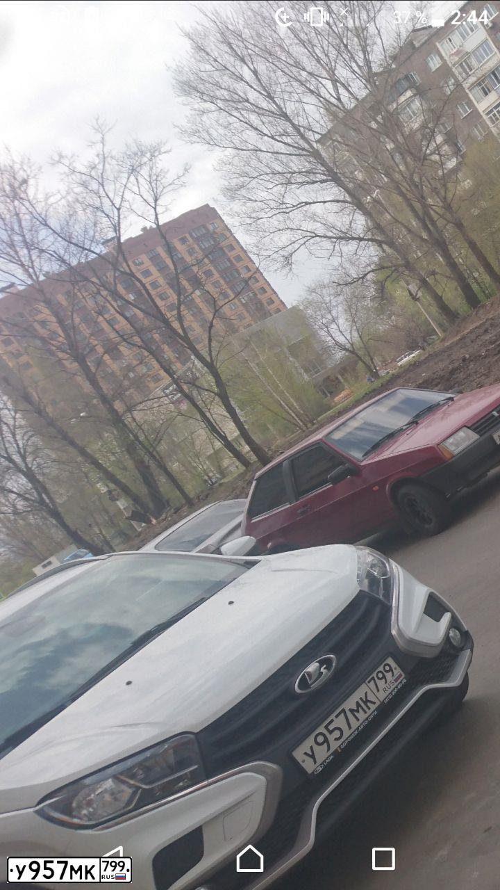 Фото автомобиля LADA XRAY, 2018 — госномер О685ЕР136. Цвет: Белый