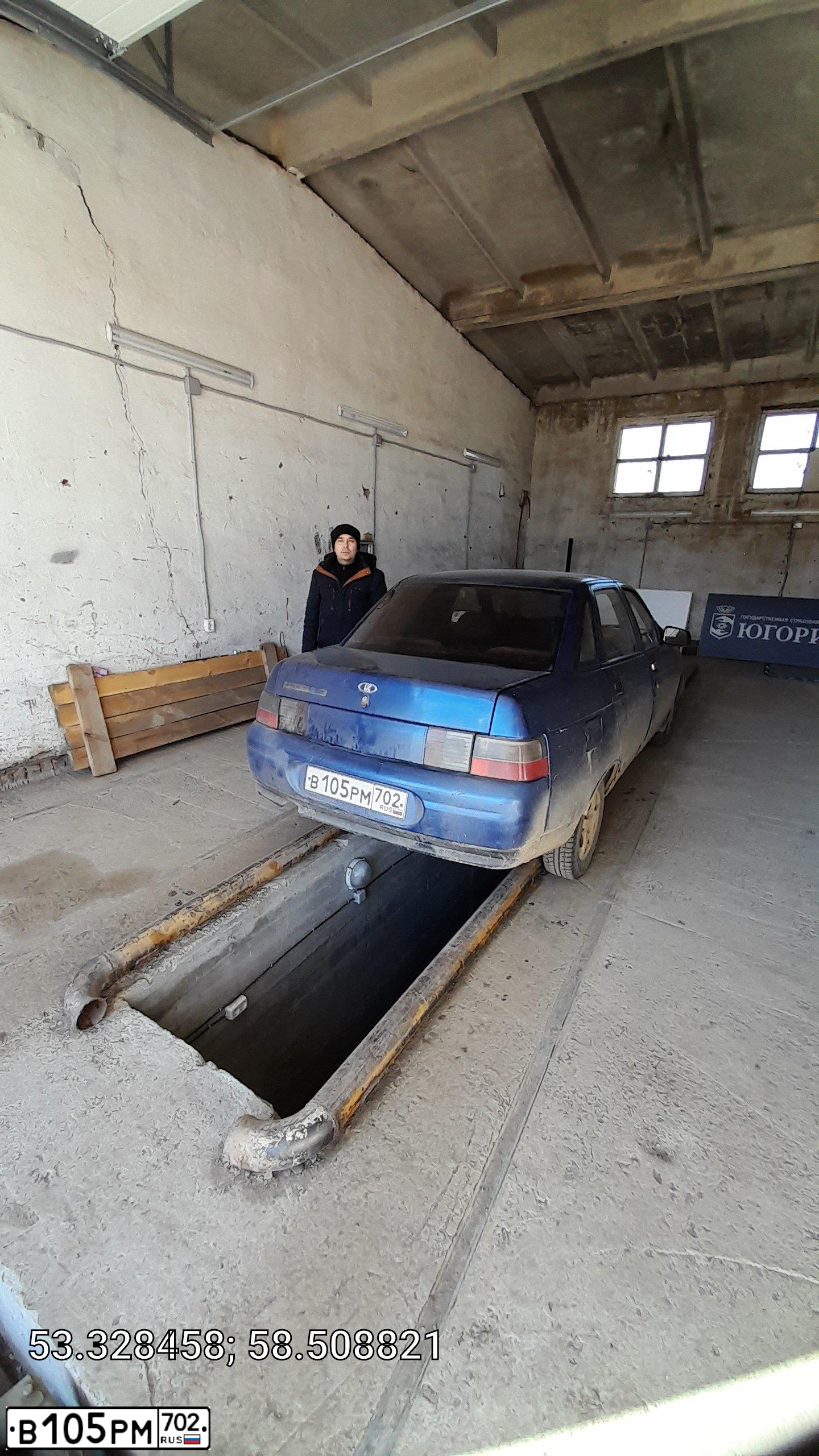 Фото автомобиля ВАЗ 21102, 2001 — госномер Н893УУ702. Цвет: ЯРКО-СИНИЙ