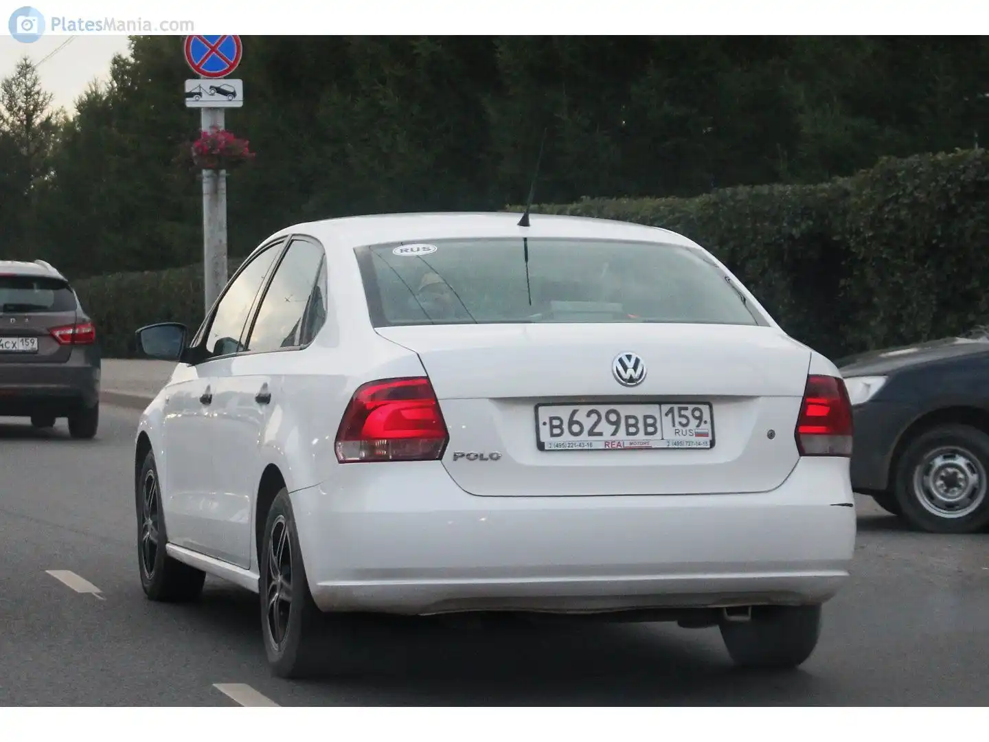 Фото автомобиля VOLKSWAGEN POLO, 2010 — госномер В629ВВ159. Цвет: БЕЛЫЙ