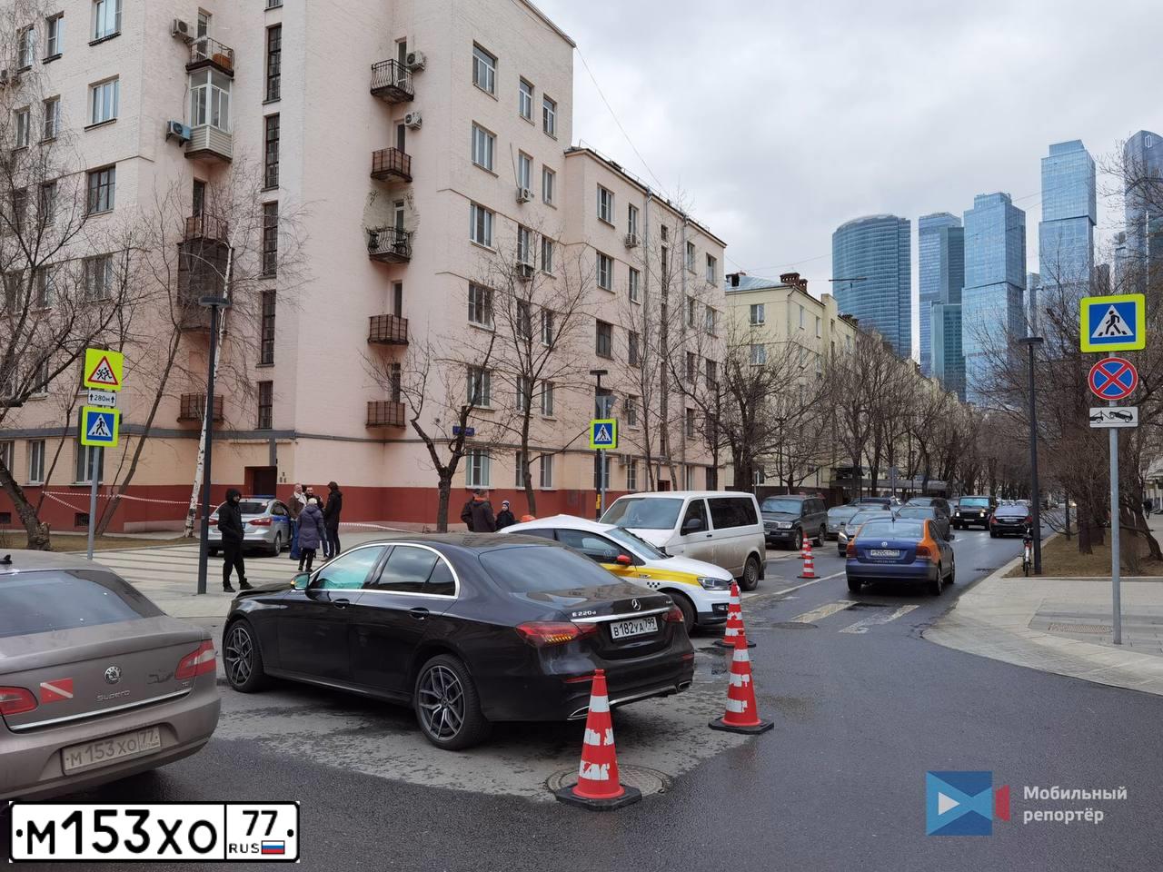 Фото автомобиля SKODA SUPERB, 2011 — госномер М153ХО77. Цвет: СЕРЫЙ