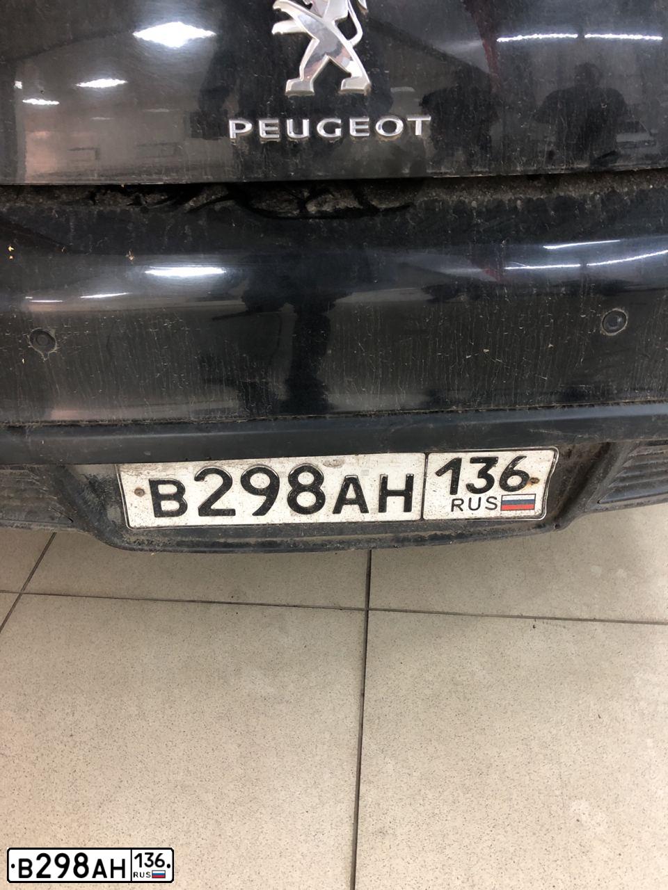 Фото автомобиля ПЕЖО 308, 2012 — госномер С323РТ136. Цвет: ЧЕРНЫЙ