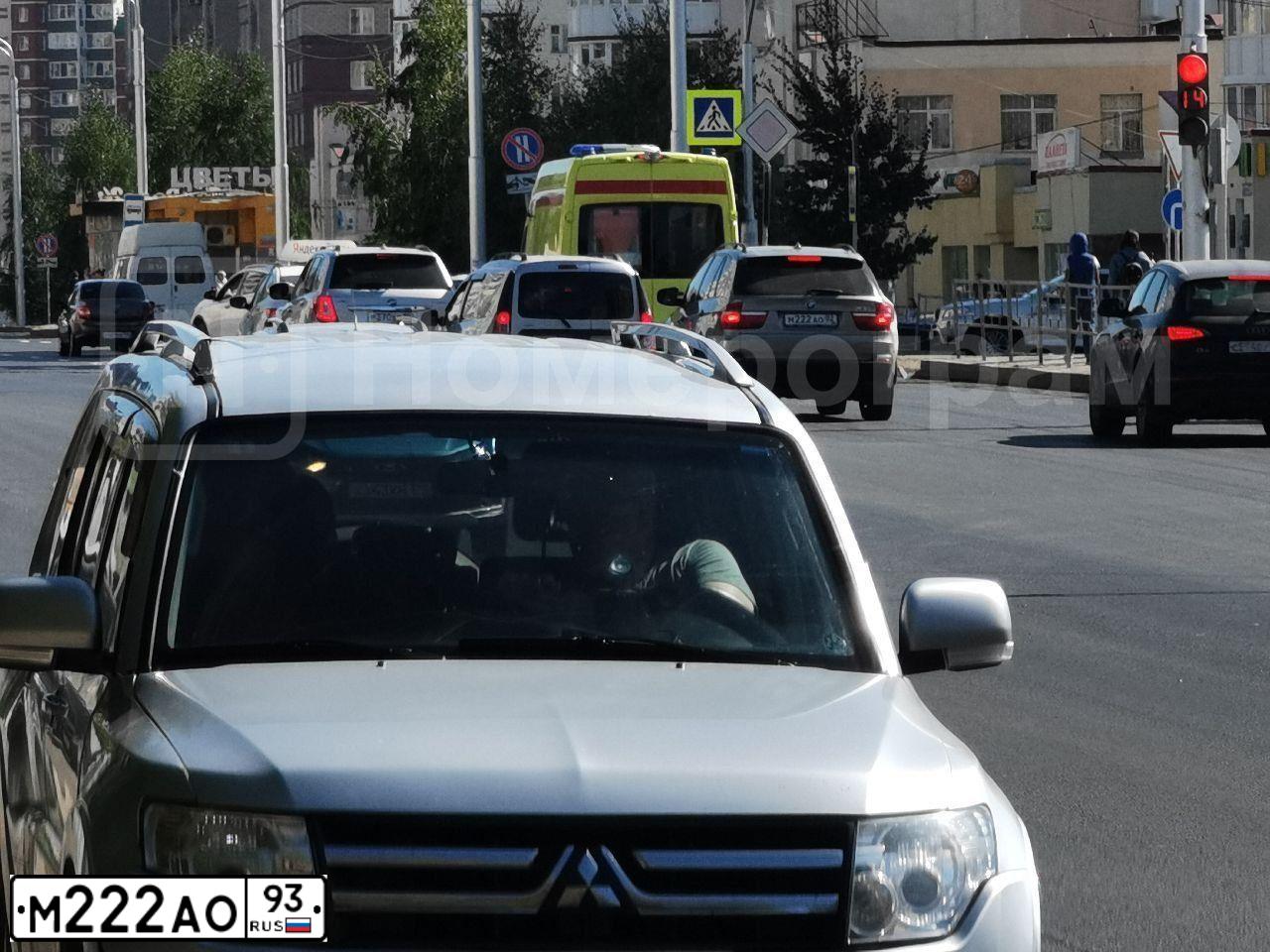 Фото автомобиля BMW X3, 2020 — госномер М222АО93. Цвет: Белый