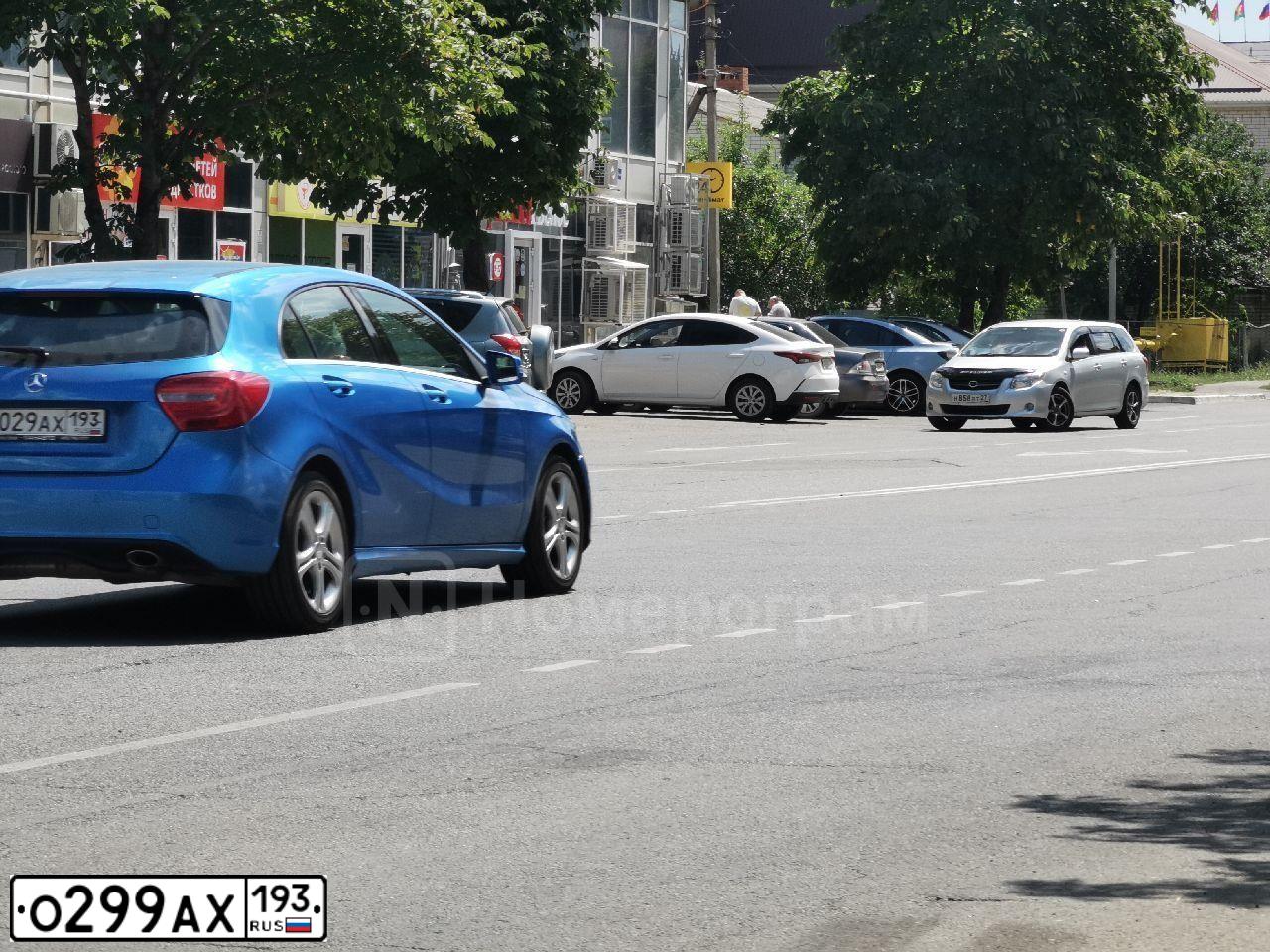 Фото автомобиля BMW X6, 2010 — госномер А698ВА185. Цвет: ЧЕРНЫЙ