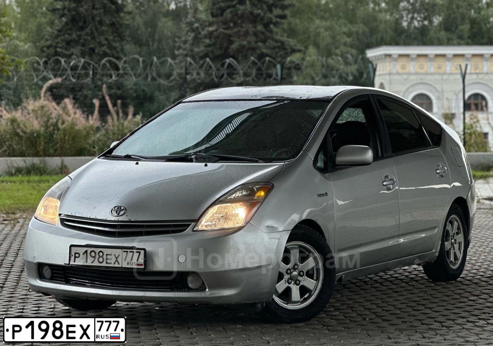 Фото автомобиля TOYOTA PRIUS, 2006 — госномер Р198ЕХ777. Цвет: СЕРЫЙ