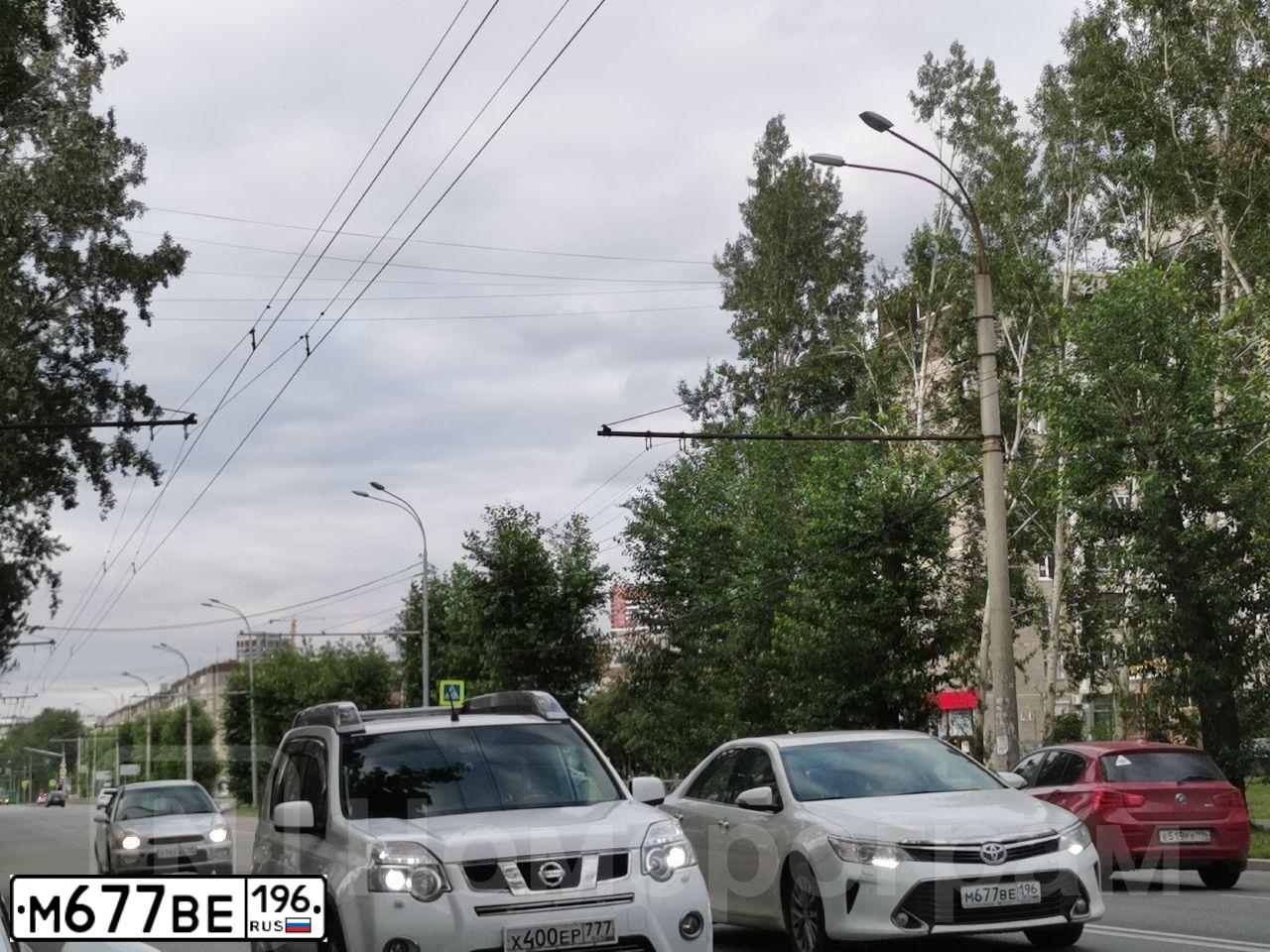 Фото автомобиля TOYOTA CAMRY, 2016 — госномер Т549ЕТ196