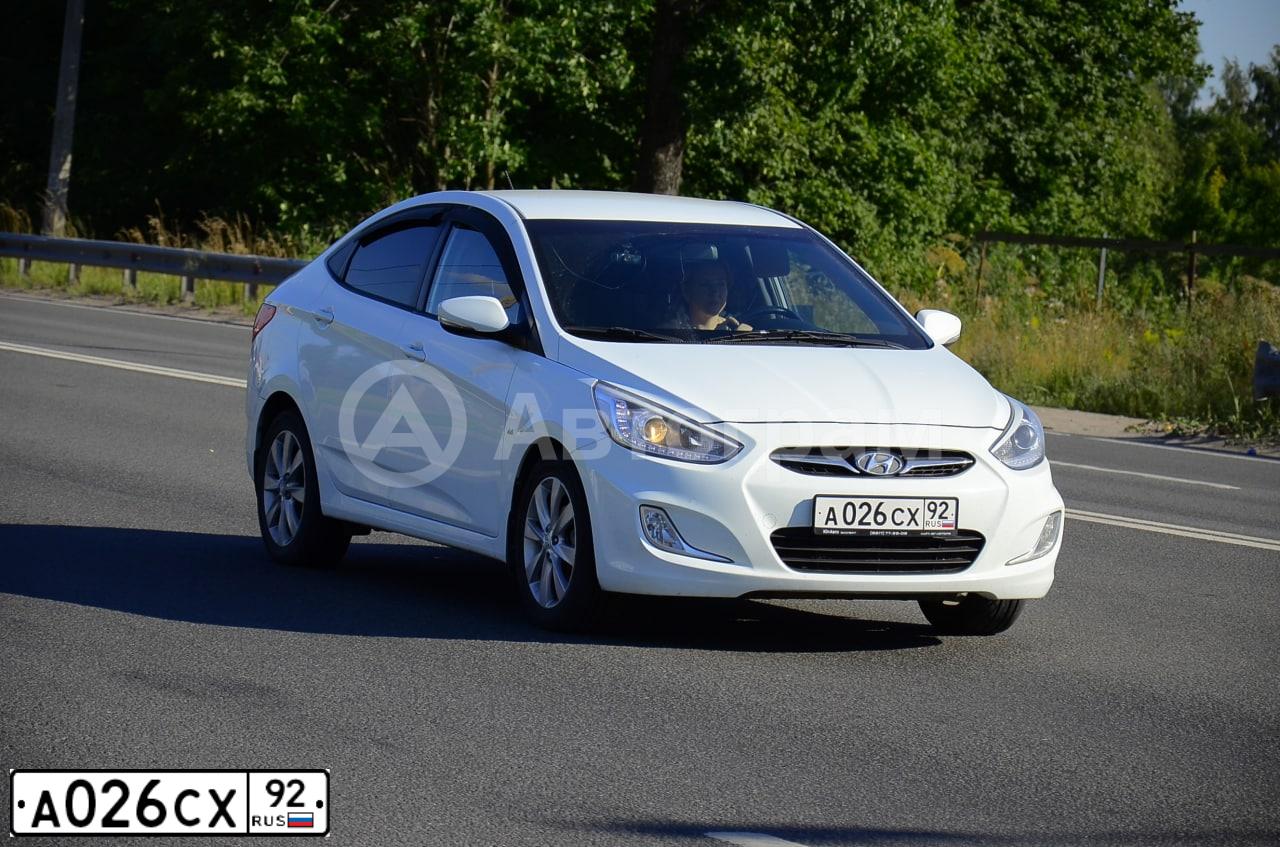 Фото автомобиля HYUNDAI SOLARIS, 2013 — госномер С080УК93. Цвет: Белый