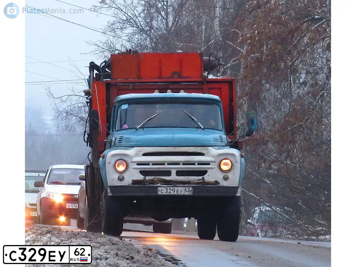 Фото автомобиля LADA 2104, 2011 — госномер В949МС35. Цвет: Золотисто-бежевый