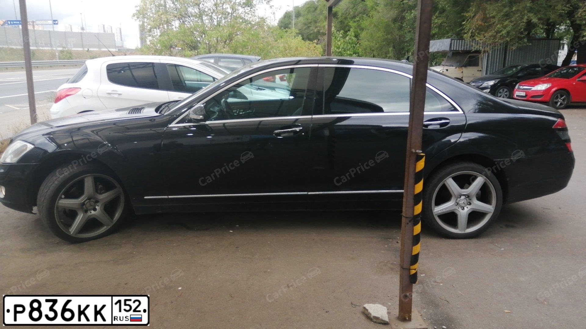 Фото автомобиля MERCEDES S-KLASSE, 2006 — госномер Х700АМ136. Цвет: ЧЕРНЫЙ