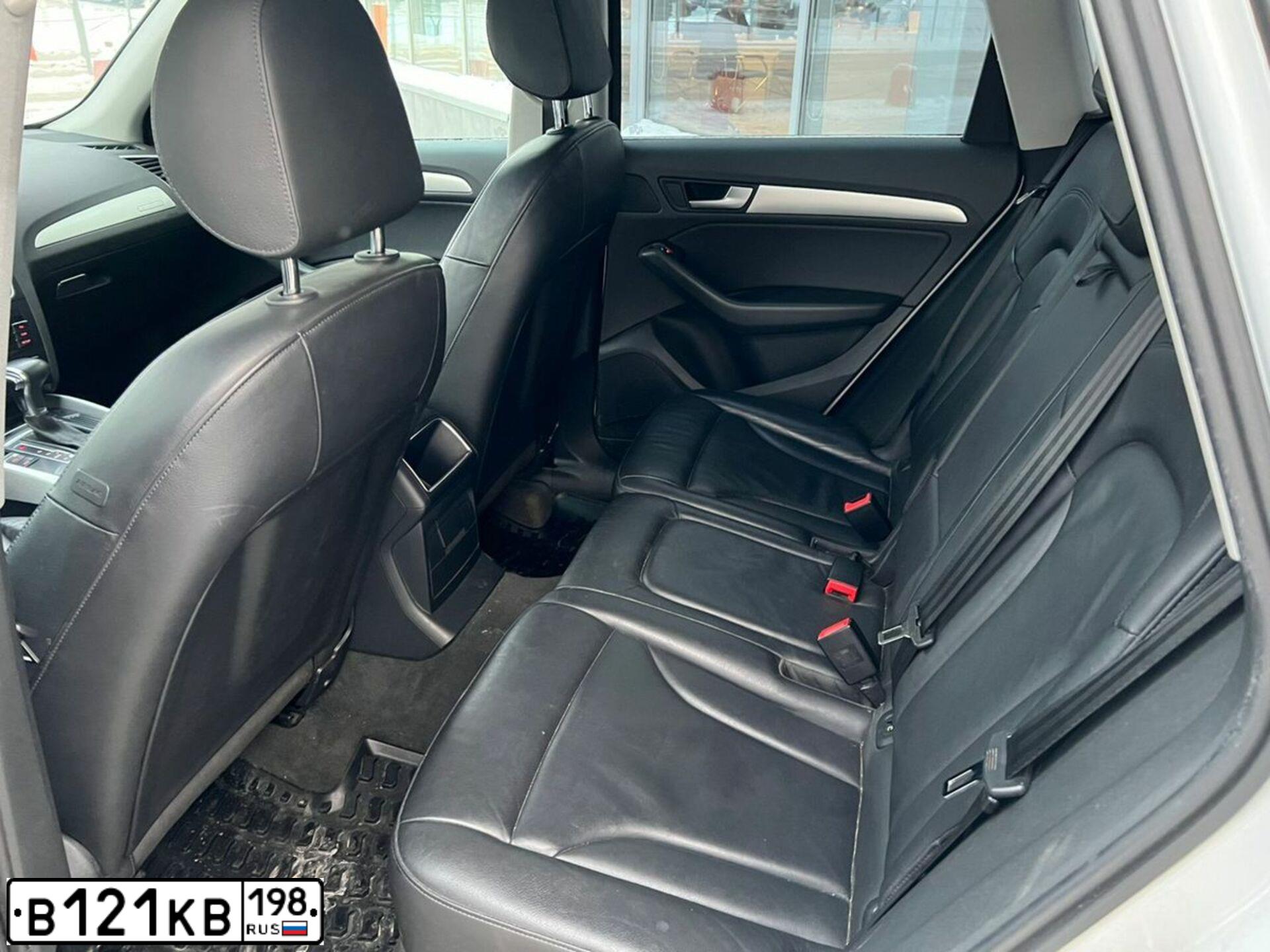 Фото автомобиля AUDI Q5, 2014 — госномер К174ЕТ147. Цвет: Белый
