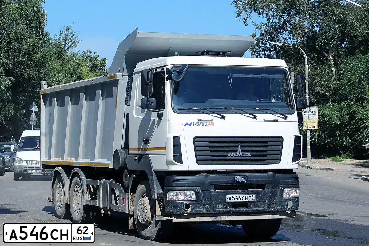 Фото автомобиля MAZ 6501 /6X4/, 2014 — госномер А546СН62. Цвет: БЕЛЫЙ