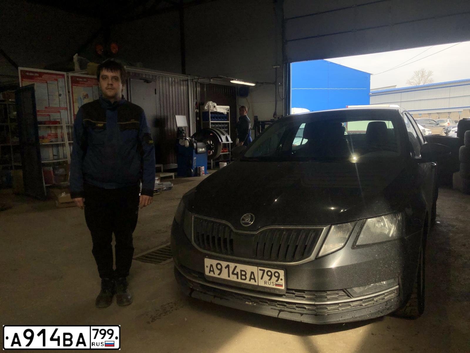 Фото автомобиля SKODA OCTAVIA, 2017 — госномер А914ВА799. Цвет: ЧЕРНЫЙ
