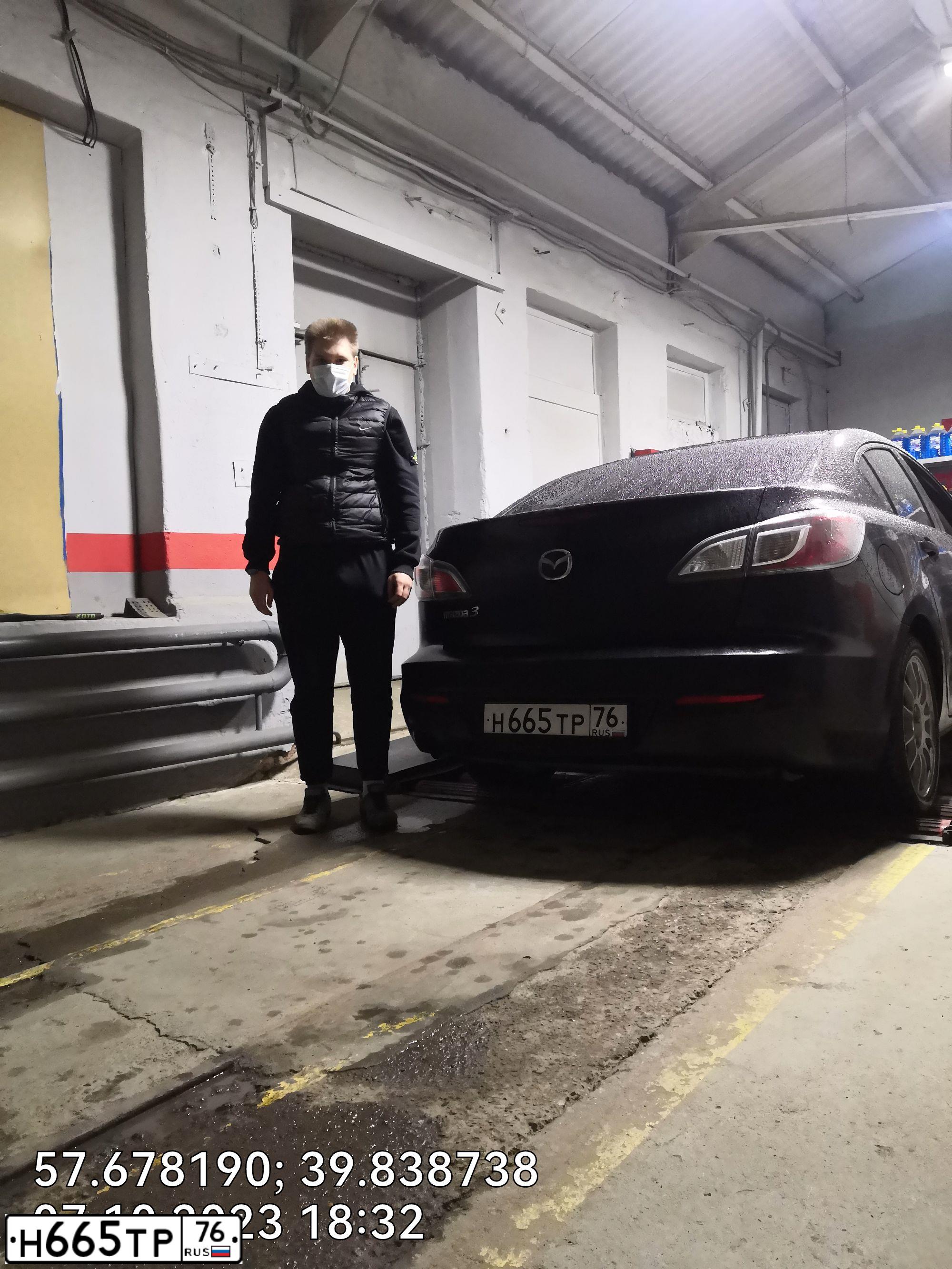 Фото автомобиля MAZDA 3, 2012 — госномер У309СН96. Цвет: ЧЕРНЫЙ