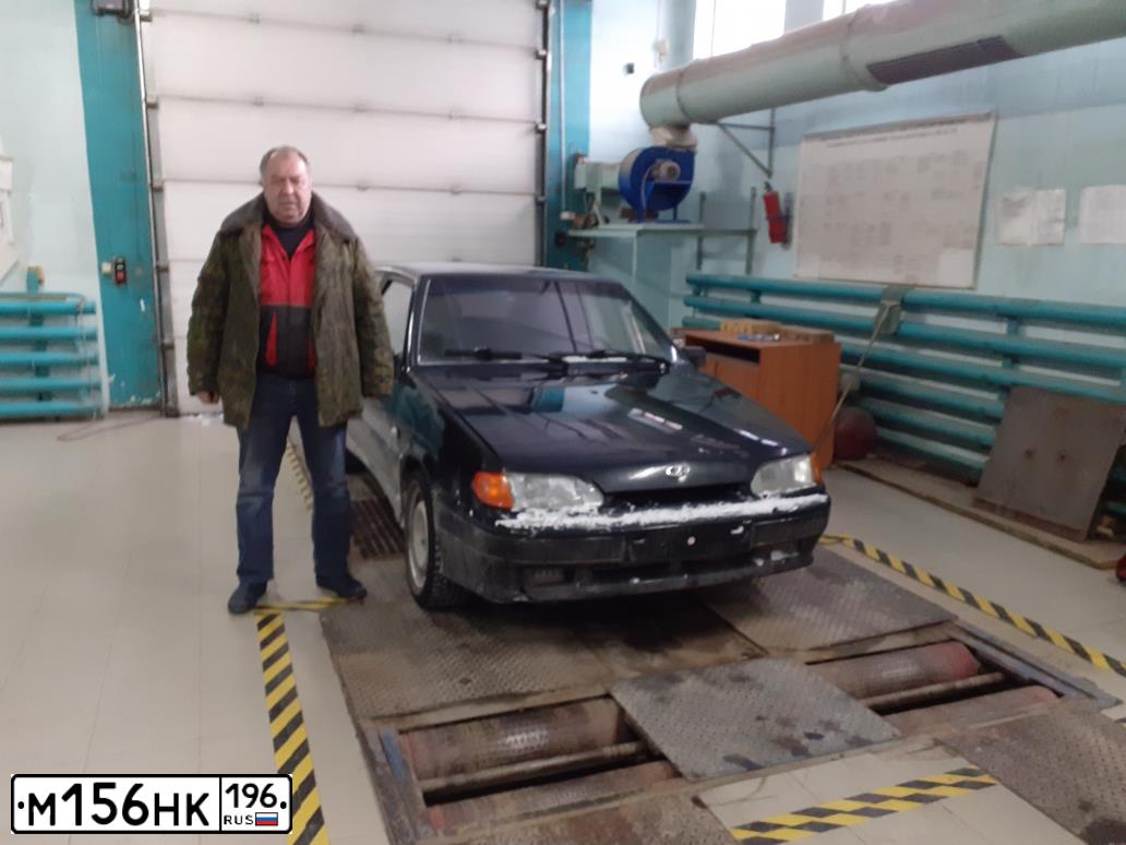 Фото автомобиля LADA 2113 SAMARA, 2009 — госномер С623МУ196. Цвет: Темно-зеленый