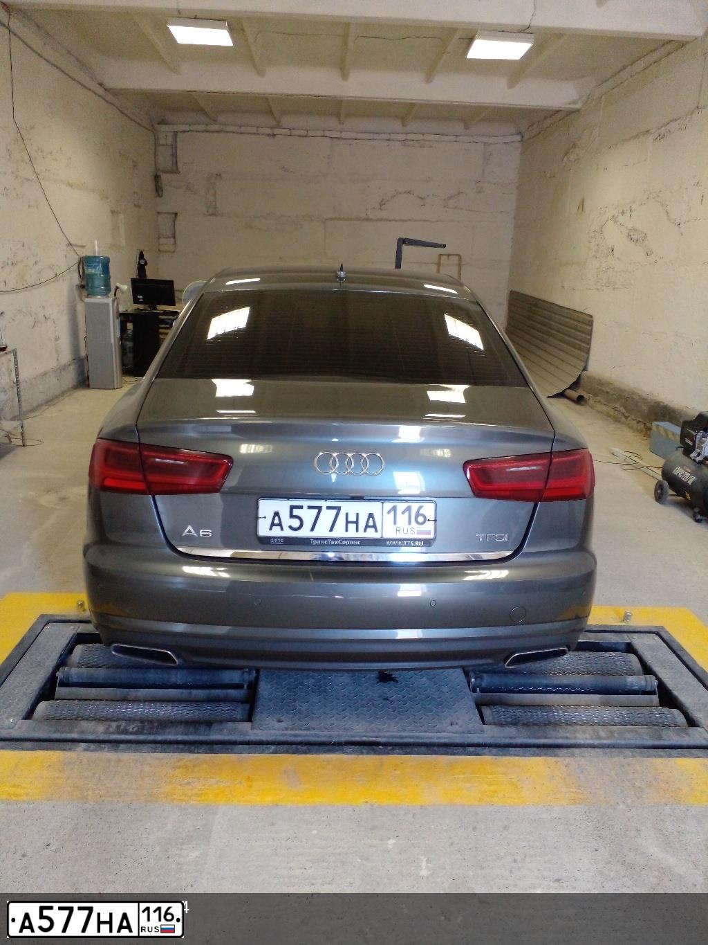 Фото автомобиля AUDI A6, 2016 — госномер А577НА116. Цвет: СЕРЫЙ