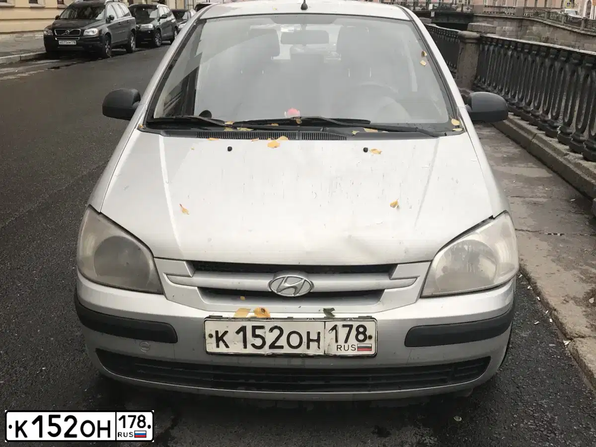 Фото автомобиля HYUNDAI GETZ, 2004 — госномер К152ОН178. Цвет: СЕРЫЙ МЕТАЛЛИК