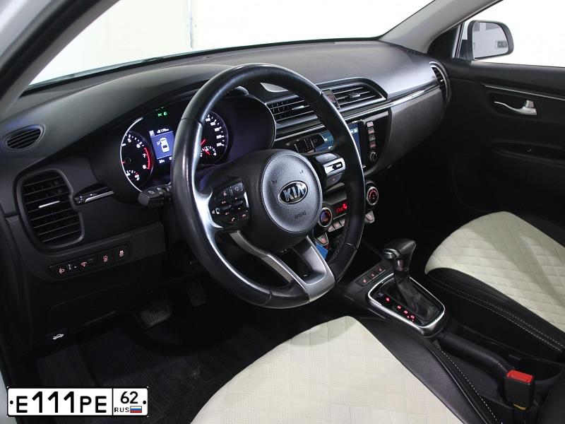 Фото автомобиля KIA RIO, 2012 — госномер С276СХ62. Цвет: ЧЕРНЫЙ