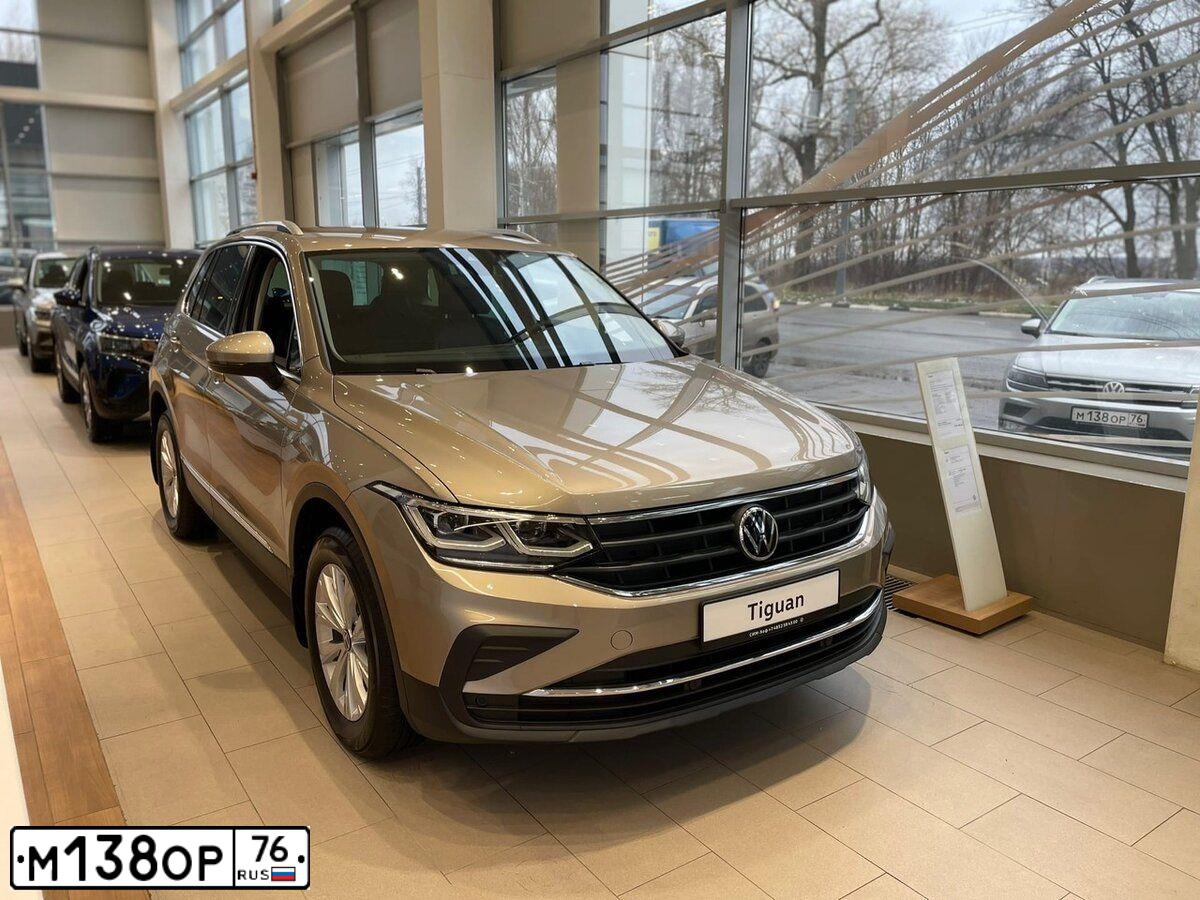 Фото автомобиля VOLKSWAGEN TIGUAN, 2017 — госномер О923КН44. Цвет: СЕРЕБРИСТЫЙ