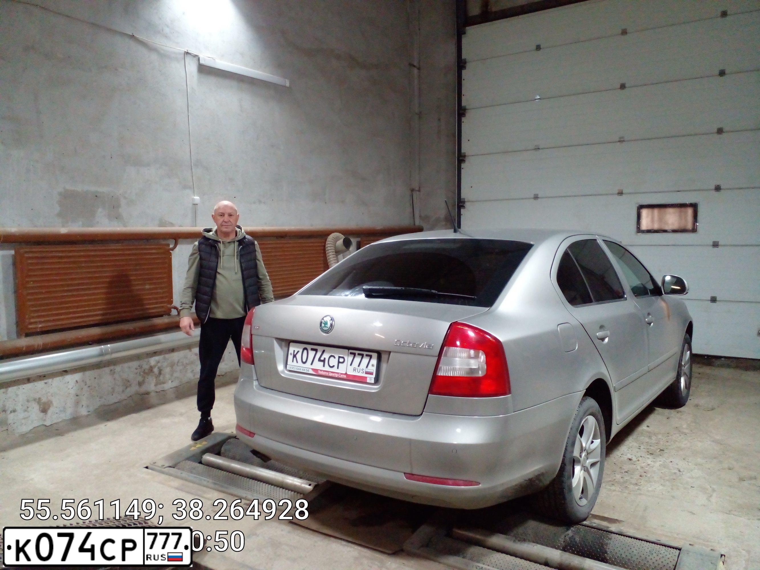 Фото автомобиля SKODA OCTAVIA, 2012 — госномер В665ТЕ790. Цвет: БЕЖЕВЫЙ