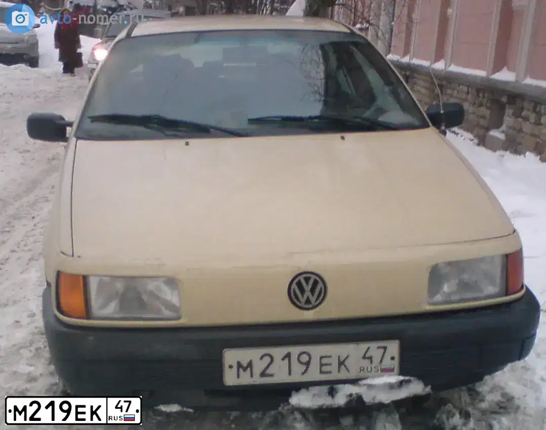 Фото автомобиля VOLKSWAGEN PASSAT, 1992 — госномер М219ЕК47. Цвет: БЕЖЕВЫЙ