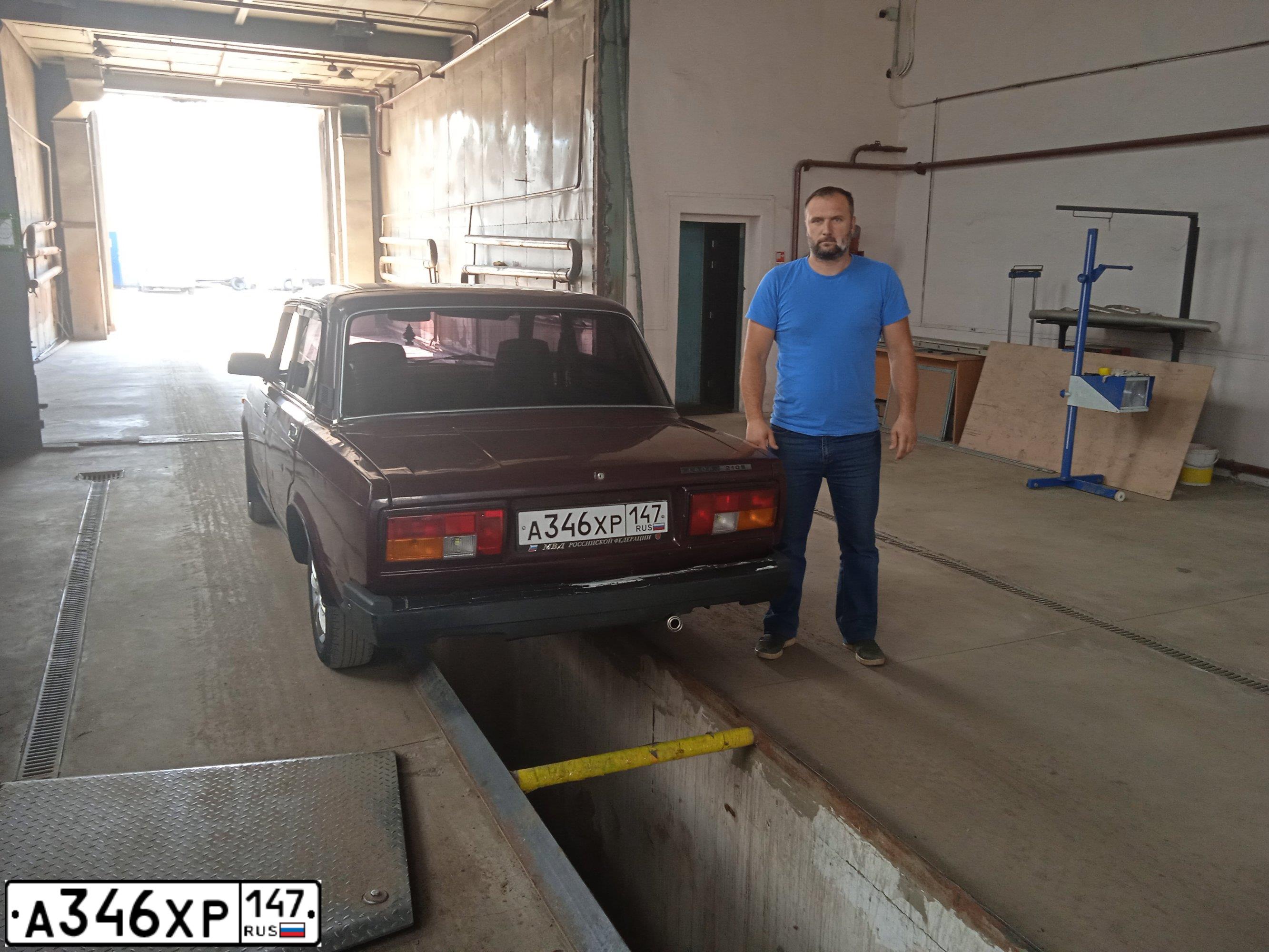 Фото автомобиля LADA 2105, 2006 — госномер А346ХР147. Цвет: ТЕМНО-ВИШНЕВЫЙ