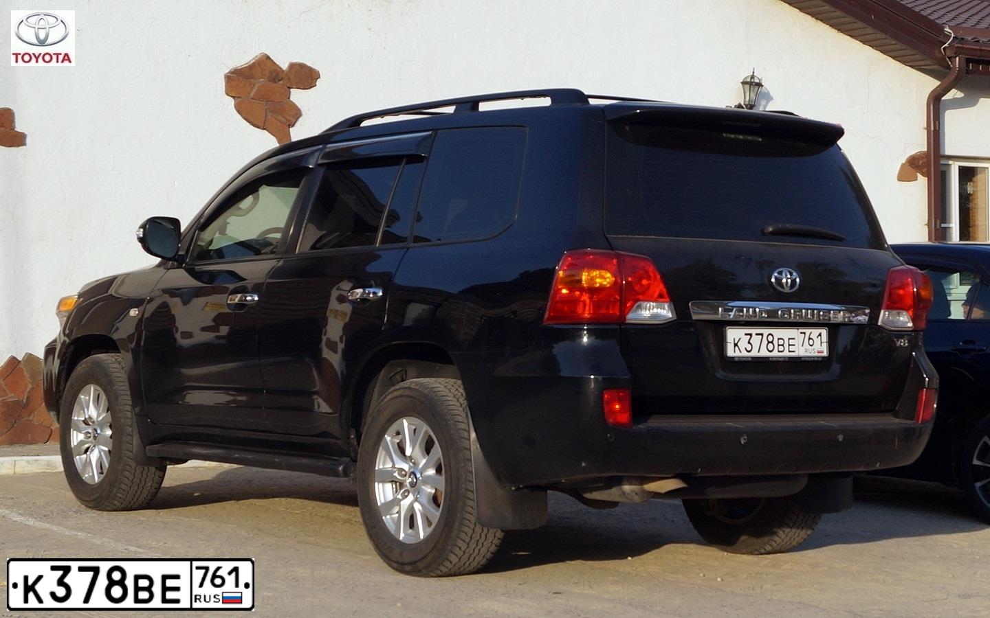 Фото автомобиля TOYOTA LANDCRUISER 200, 2009 — госномер Х092МР761. Цвет: ЧЕРНЫЙ