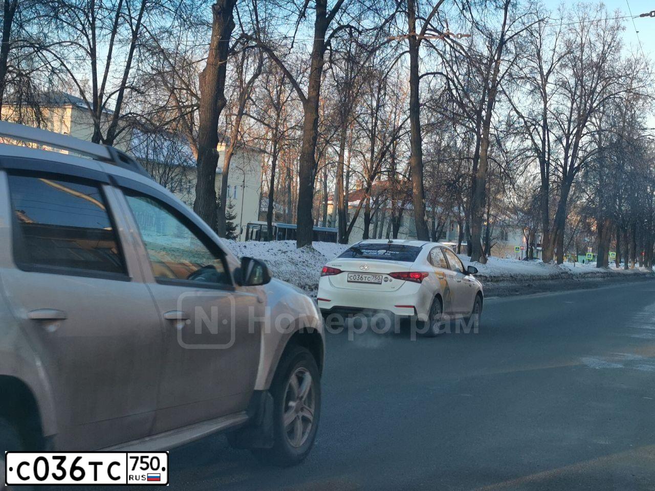 Фото автомобиля HYUNDAI SOLARIS, 2018 — госномер Т566ХА797. Цвет: БЕЛЫЙ-ЖЕЛТЫЙ-СЕРЫЙ