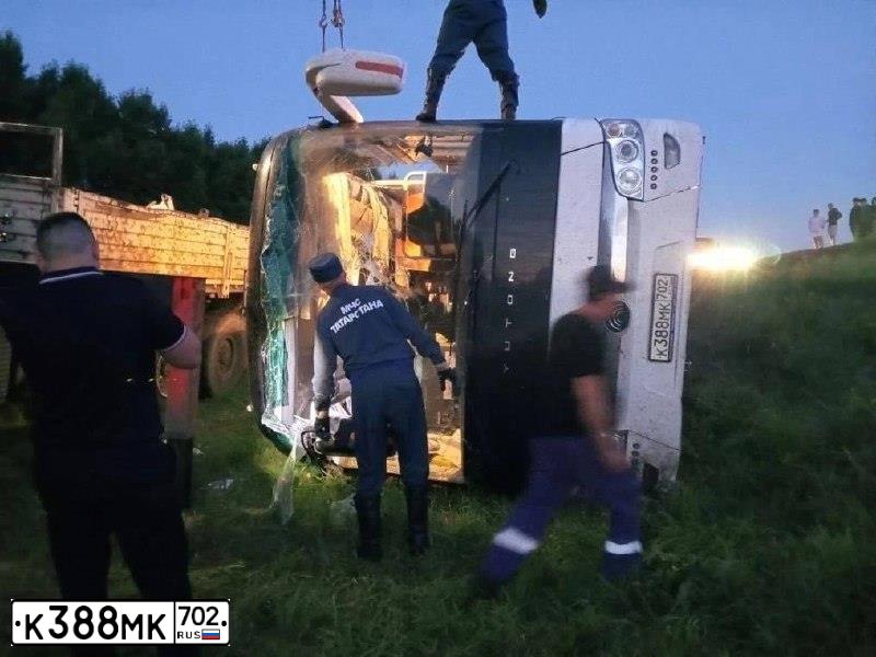 Фото автомобиля YUTONG ZK6122H9 — госномер К388МК702. Цвет: Белый