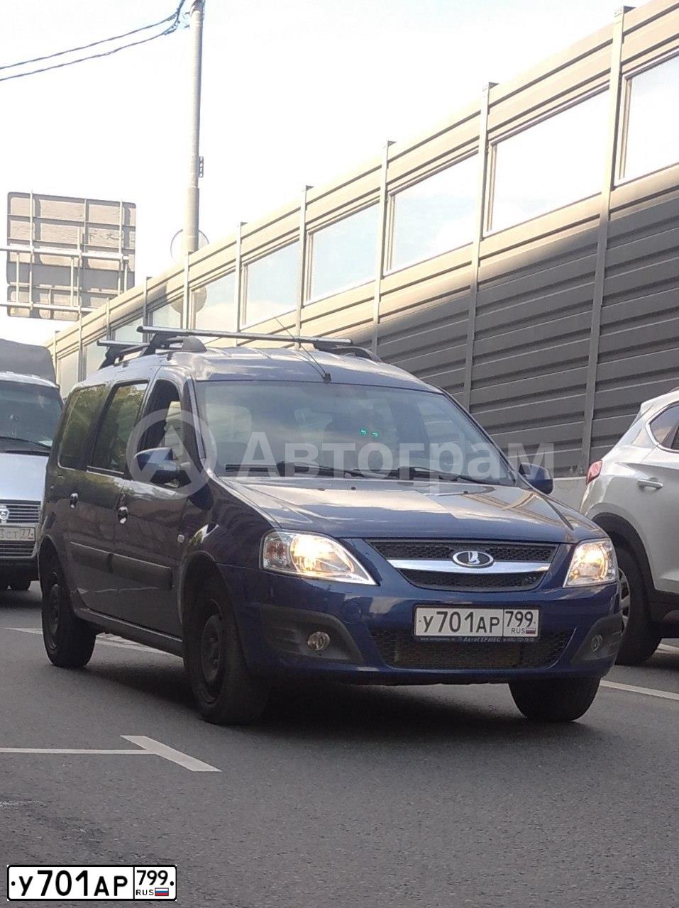 Фото автомобиля LADA LARGUS, 2017 — госномер У701АР799. Цвет: синий