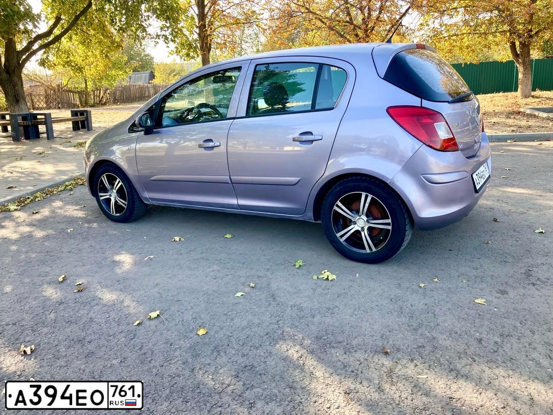 Фото автомобиля OPEL CORSA, 2007 — госномер А394ЕО761. Цвет: СЕРЫЙ