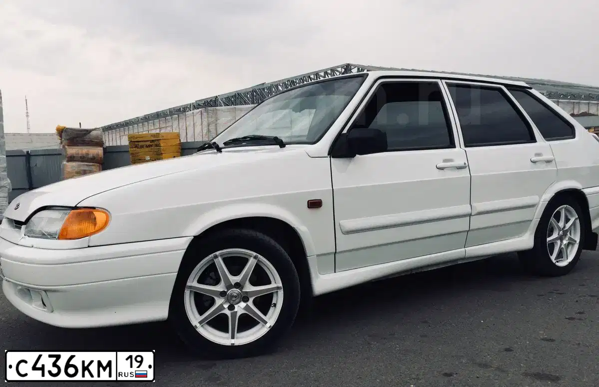 Фото автомобиля LADA 2114 SAMARA, 2012 — госномер С014РТ124. Цвет: Белый