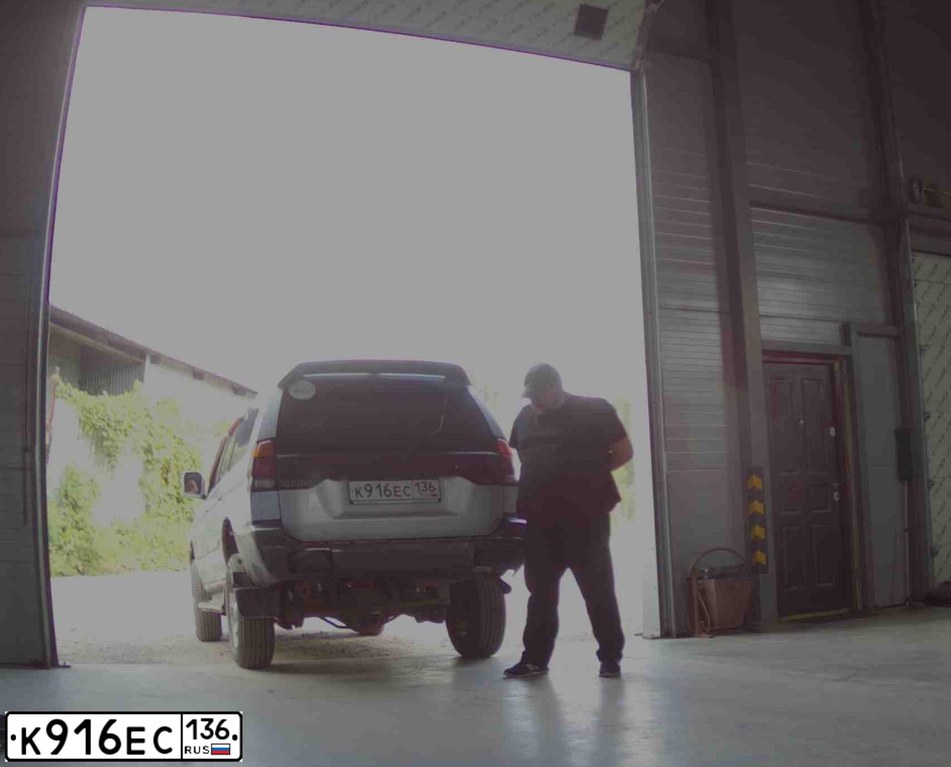 Фото автомобиля MITSUBISHI PAJERO SPORT, 2004 — госномер Р957СР36. Цвет: СЕРЕБРИСТЫЙ