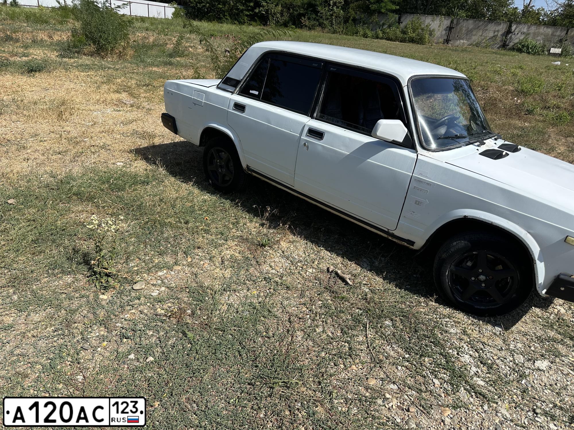 Фото автомобиля LADA 2107 LADA, 1996 — госномер А120АС123. Цвет: Белый