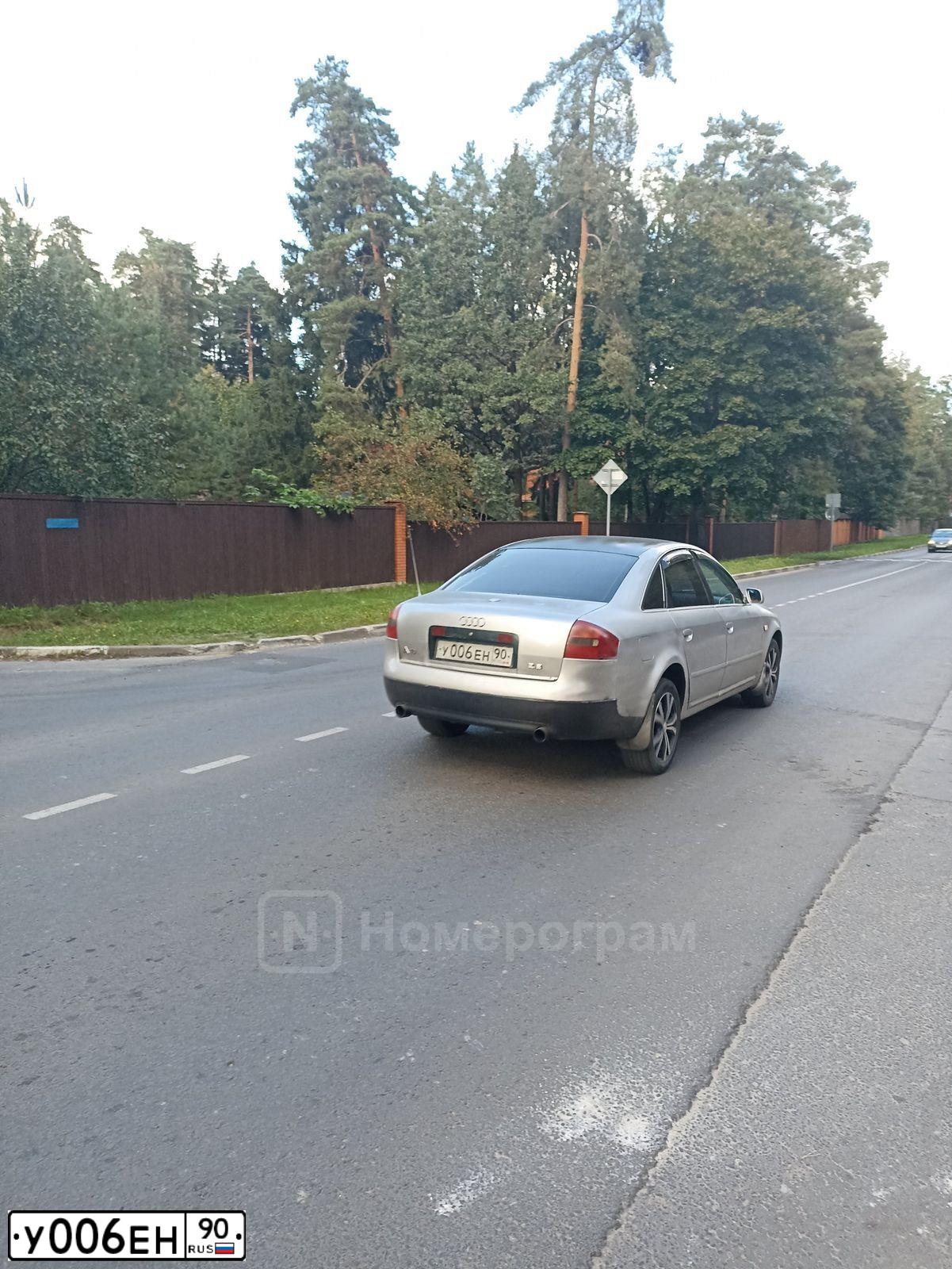 Фото автомобиля VOLVO ВОЛЬВО S 40, 2002 — госномер У006ЕН90. Цвет: КРАСНЫЙ