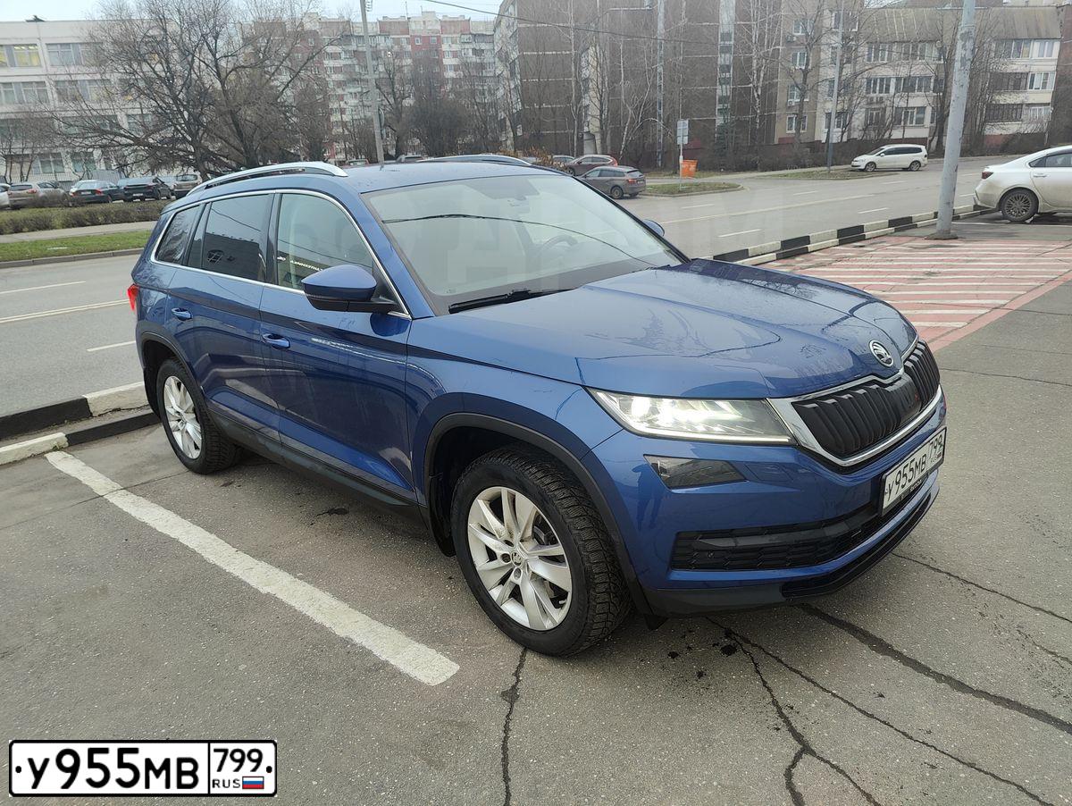 Фото автомобиля SKODA KODIAQ, 2018 — госномер У955МВ799. Цвет: ЯРКО-СИНИЙ