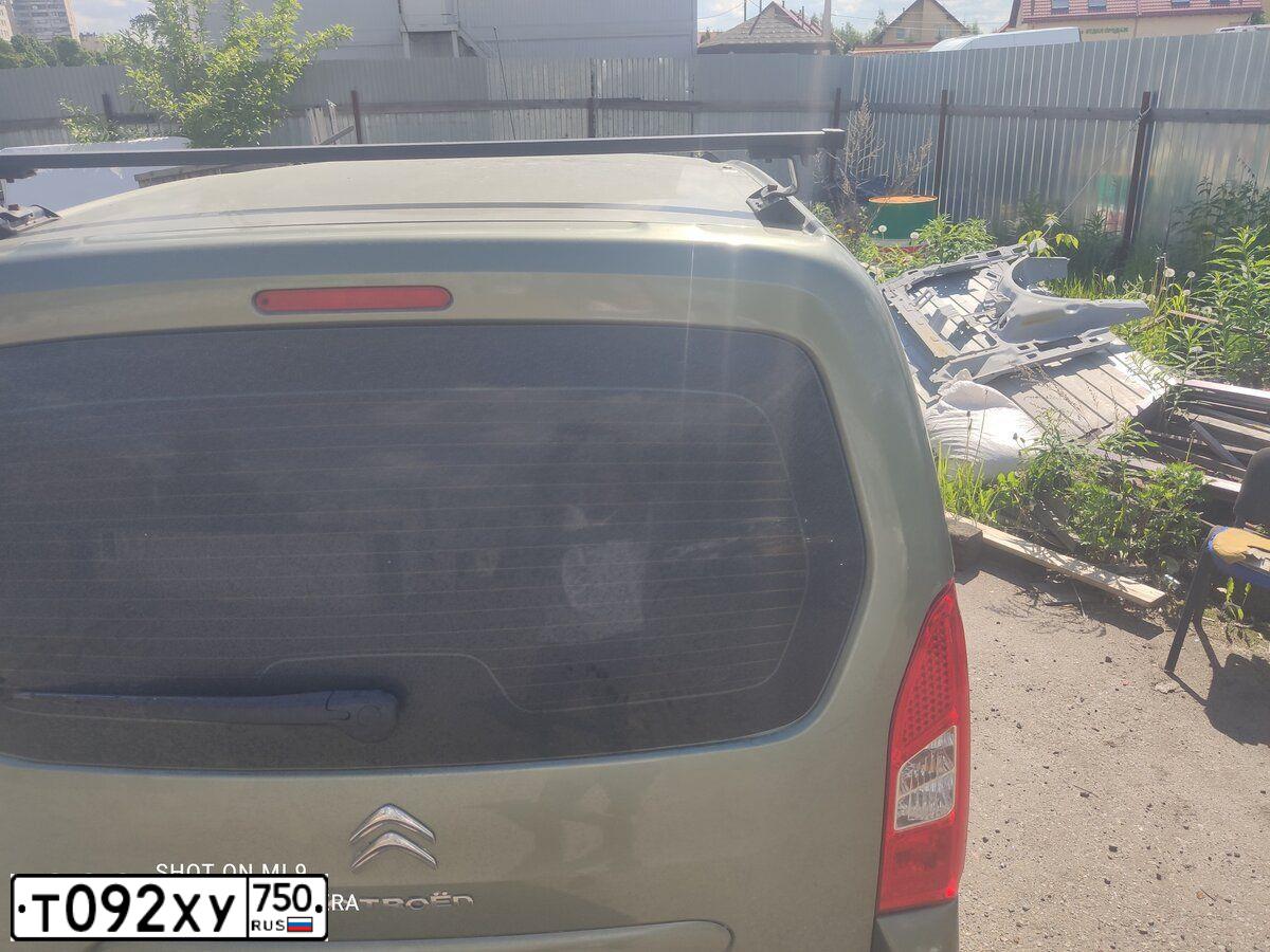 Фото автомобиля CITROEN BERLINGO, 2011 — госномер М581ОХ198. Цвет: СЕРО-ЗЕЛЕНЫЙ