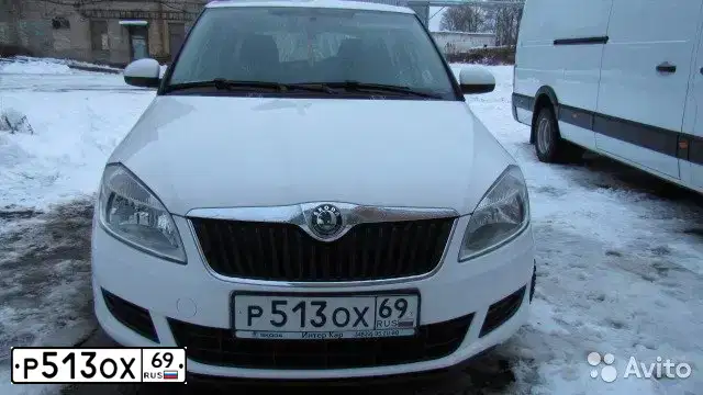 Фото автомобиля SKODA FABIA, 2012 — госномер Р513ОХ69. Цвет: Белый