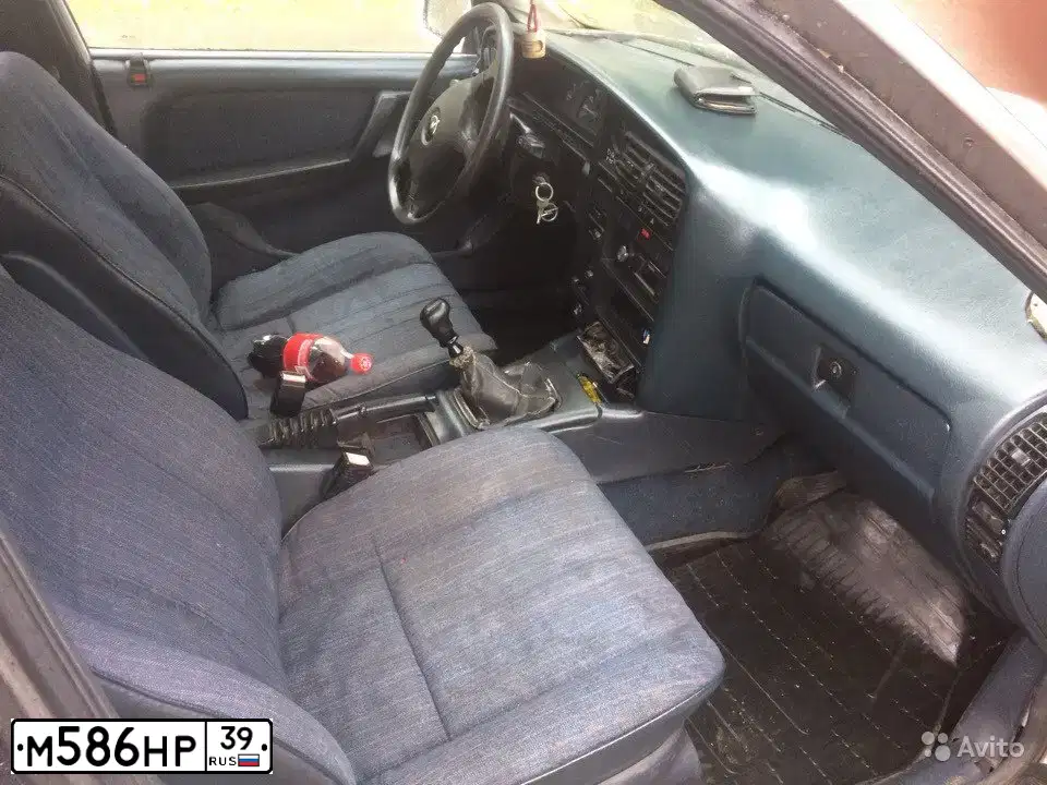 Фото автомобиля OPEL REKORD, 1991 — госномер М586НР39. Цвет: БЕЛЫЙ