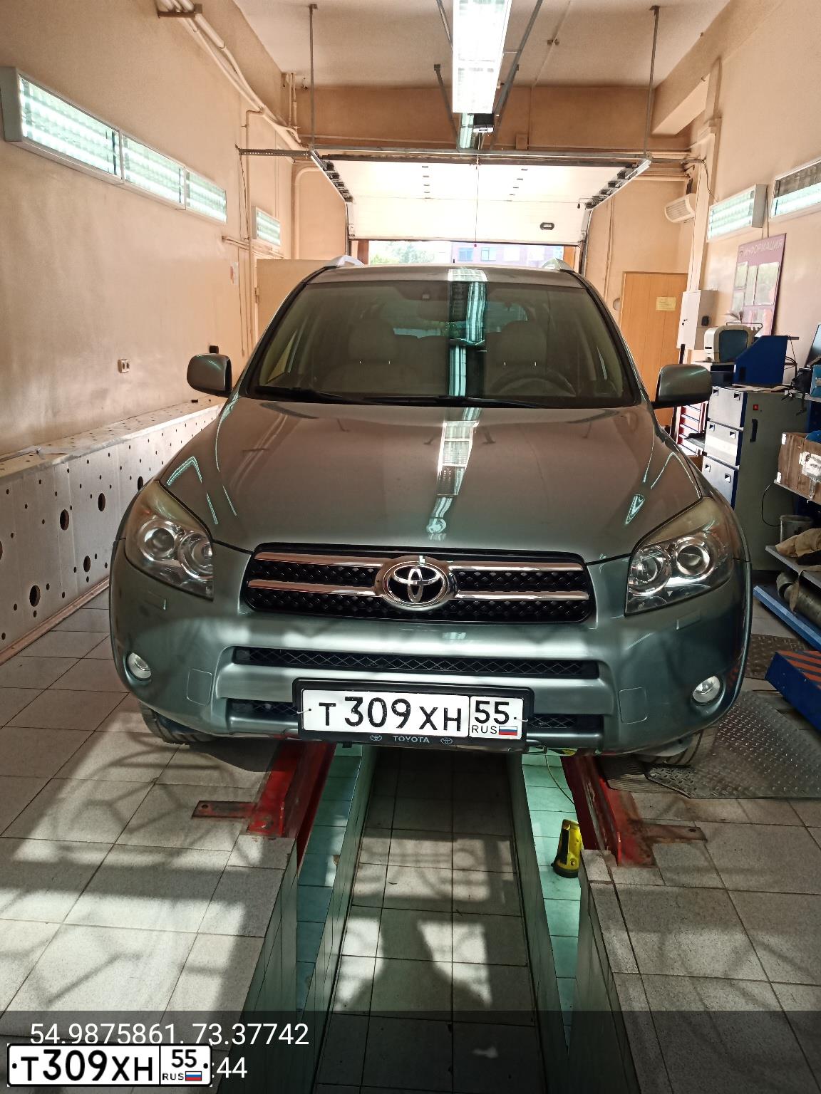 Фото автомобиля TOYOTA RAV4, 2007 — госномер Т309ХН55. Цвет: СВЕТЛО-ЗЕЛЕНЫЙ