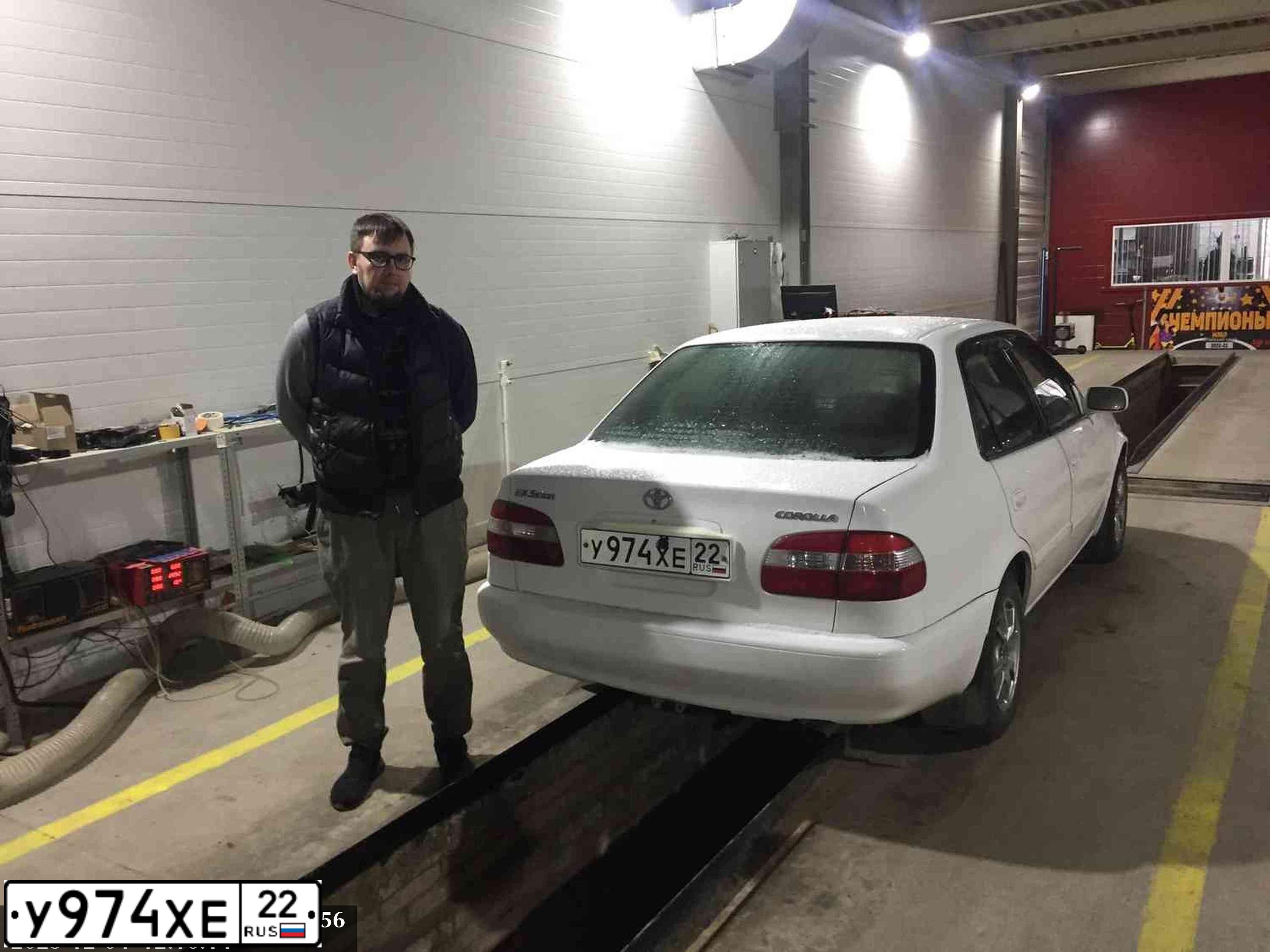 Фото автомобиля TOYOTA COROLLA, 1998 — госномер В136СВ122