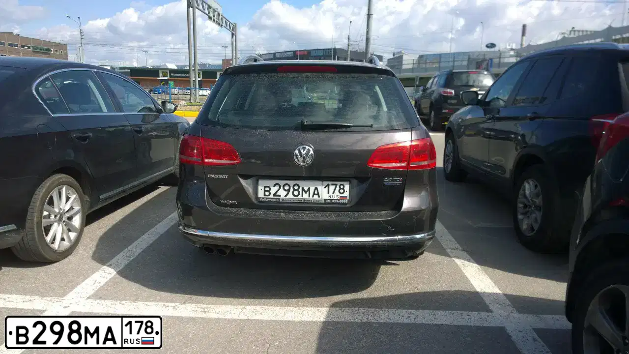 Фото автомобиля VOLKSWAGEN PASSAT, 2011 — госномер В298МА178. Цвет: ЧЕРНО-СЕРЫЙ