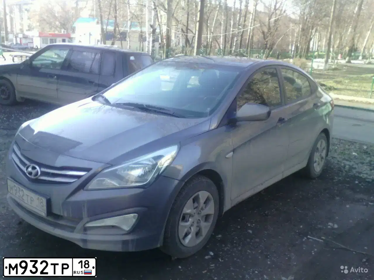 Фото автомобиля HYUNDAI SOLARIS, 2015 — госномер Т877АС18. Цвет: ТЕМНО-СЕРЫЙ