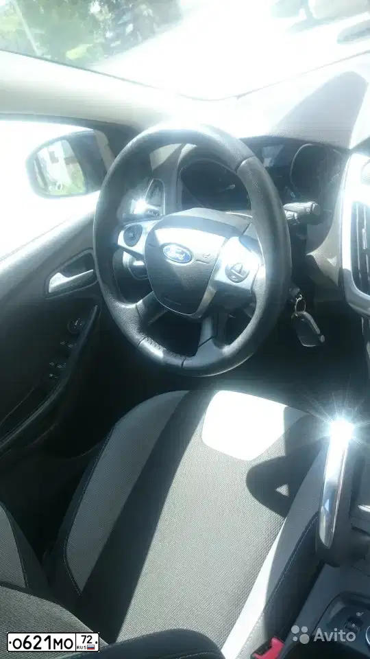 Фото автомобиля FORD FOCUS, 2012 — госномер О621МО72. Цвет: Темно-синий