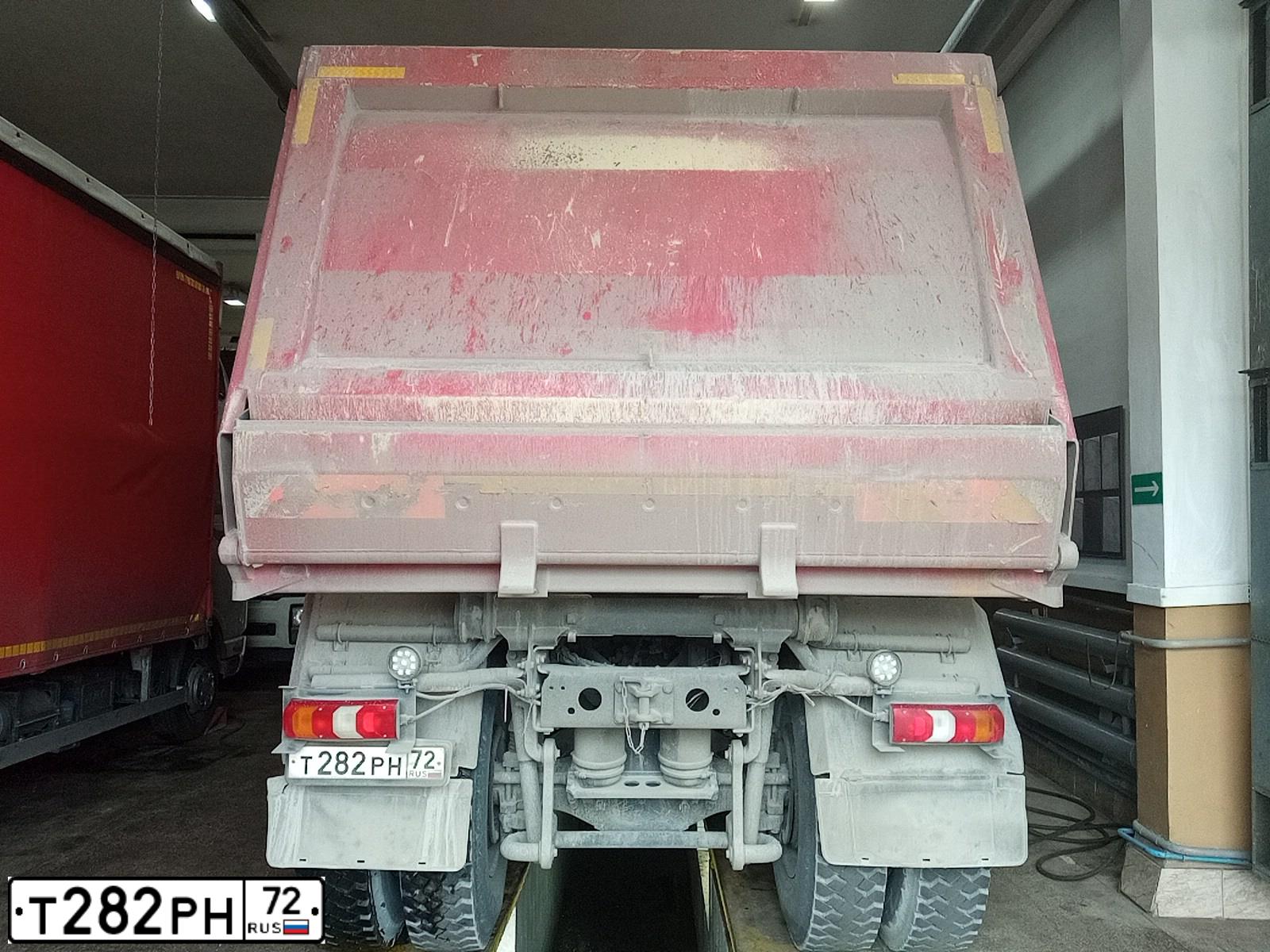 Фото автомобиля MERCEDES ACTROS, 2016 — госномер Р677РР72. Цвет: КРАСНЫЙ