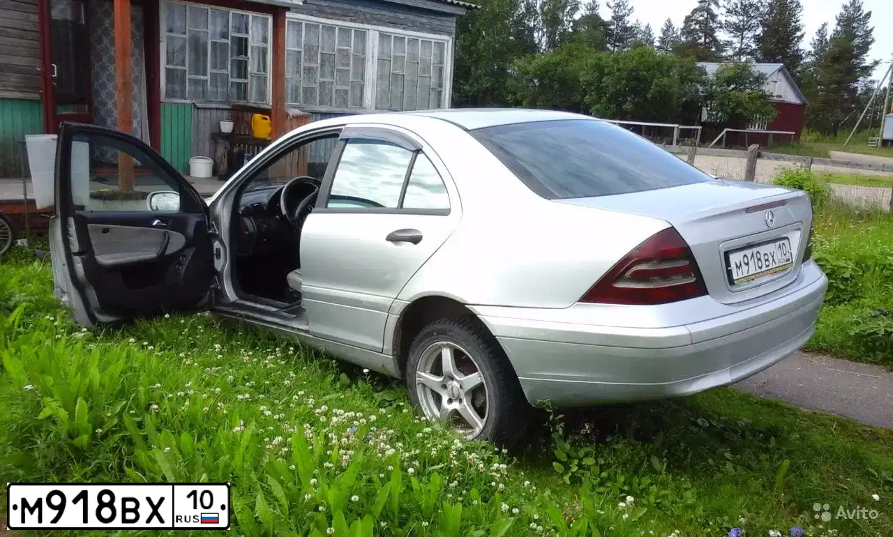 Фото автомобиля MERCEDES C-KLASSE, 2000 — госномер М918ВХ10. Цвет: СЕРЕБРИСТЫЙ