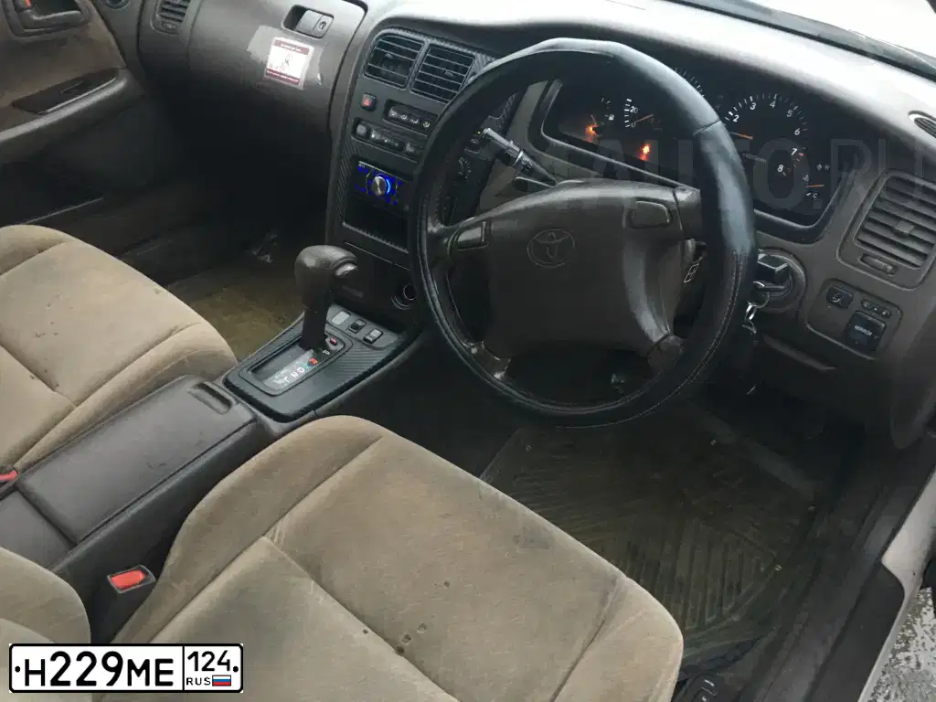 Фото автомобиля TOYOTA MARK II, 1995 — госномер С657ТН124
