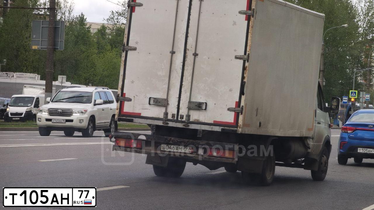 Фото автомобиля NISSAN PATHFINDER, 2012 — госномер Т105АН77. Цвет: Белый