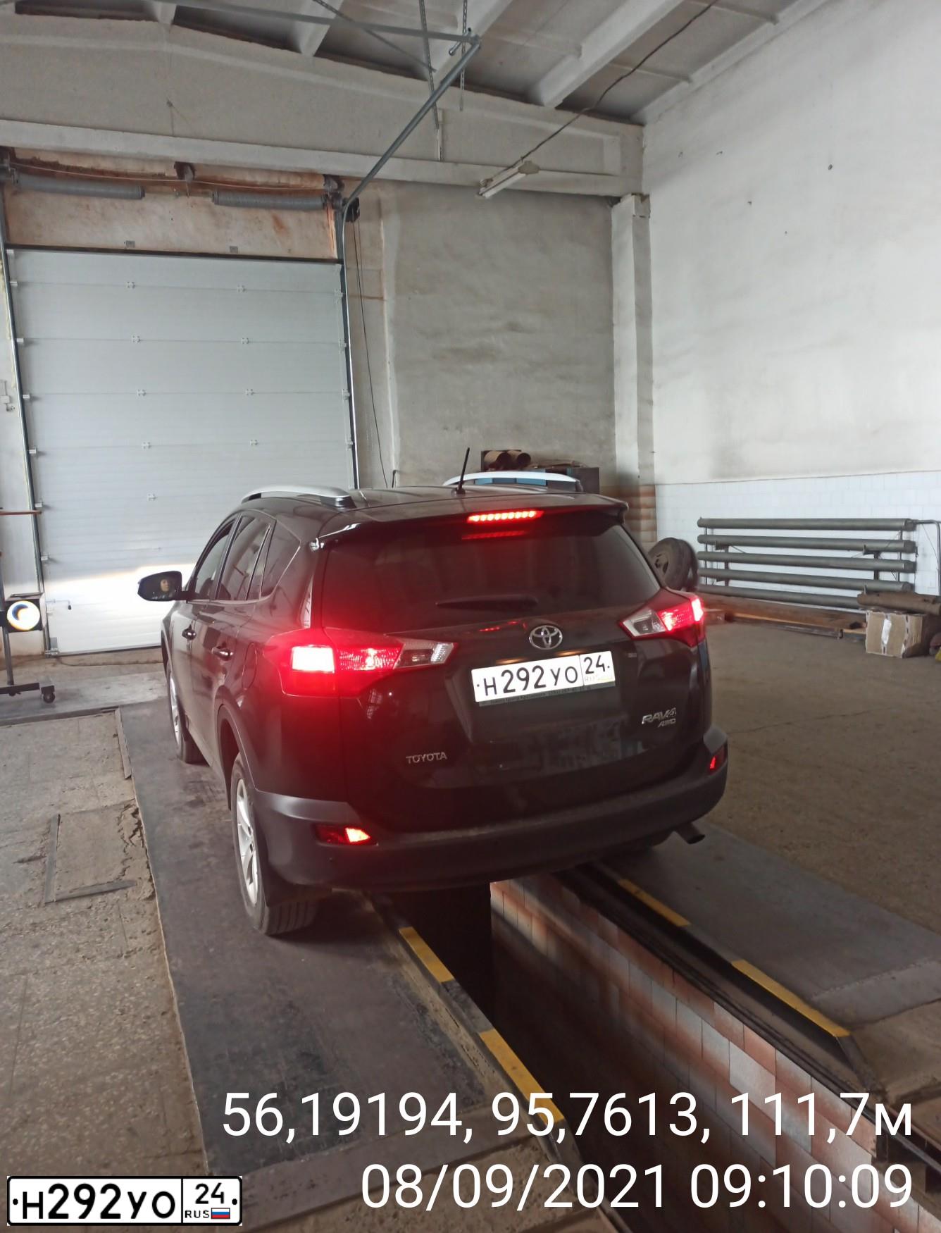 Фото автомобиля TOYOTA RAV4, 2014 — госномер Н292УО24. Цвет: КОРИЧНЕВЫЙ